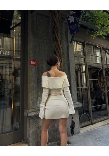 Straplez , Madonna , Carmen Yaka Croplu Mini Etekli İkili Takım Triko - Beyaz Beyaz