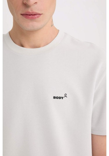 DeFacto Regular Fit Bisiklet Yaka Ütü Gerektirmeyen Nefes Alabilen Baskılı Kısa Kollu Ağır Kumaş Tişört D5514AX25SPGR503 DeFacto Regular Fit Bisiklet Yaka Ütü Gerektirmeyen Nefes Alabilen Baskılı Kısa Kollu Ağır Kumaş Tişört D5514AX25SPGR503