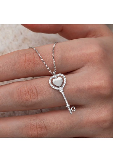 Gümüş Kalpli Anahtar Kadın Kolye Karışık Renk