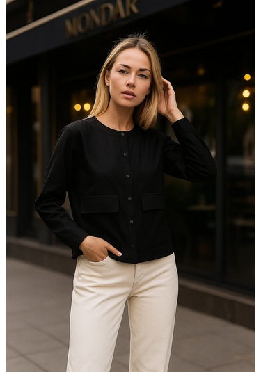 Kadın Siyah Cepli Hakim Yaka Gömlek Şık Ve Rahat Tasarım Siyah