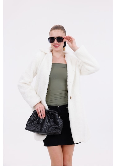 Düğmeli Cepli Kadın Peluş Kaban Beyaz