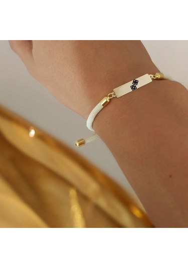 Archin Zar Temalı 14 Ayar Altın Plakalı Dikdörtgen Figürlü Beyaz Örgülü Hediye Bileklik-413sembol Zar