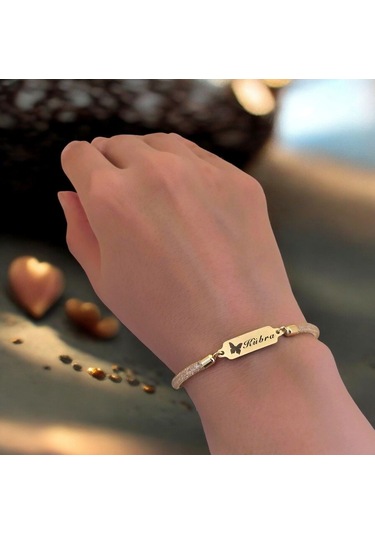 Archin Kübra İsmine Özel 14 Ayar Altın Plakalı Hasır Kordonlu Kelebek Motifli Hediye Bileklik-647isim Kübra