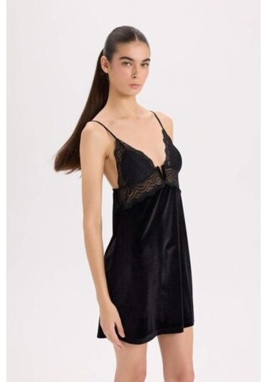 Defacto Fall İn Love V Yaka Dantelli Kadife Askılı Gecelik D6446ax24wnbk81 Siyah Defacto Fall İn Love V Yaka Dantelli Kadife Askılı Gecelik D6446ax24wnbk81 Siyah