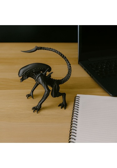 Alien Figürlü Kalemlik Siyah