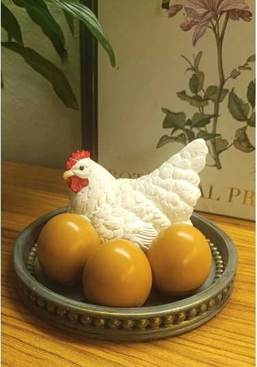 Artepieza Dekoratif Tavuk Ve Yumurtalar Tepsili Biblo Set - Bereket Ve Bolluk Temalı Beyaz Tavuk Figürü 1 Adet