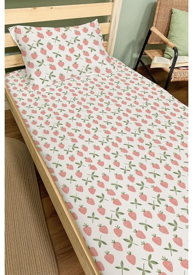 Organik Tek Kişilik Lastikli Çarşaf Seti - Tatlı Çilek Bahçesi Renkli