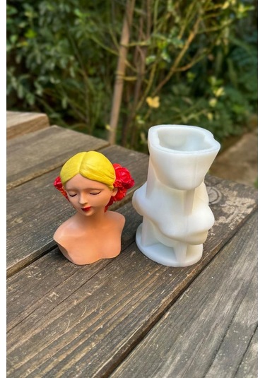 Yana Utangaç Kadın Büst Silikon Mum Kalıbı