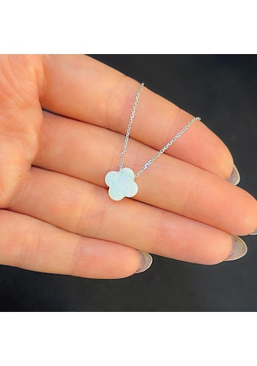Stela Opal Yonca Gümüş Kolye Beyaz