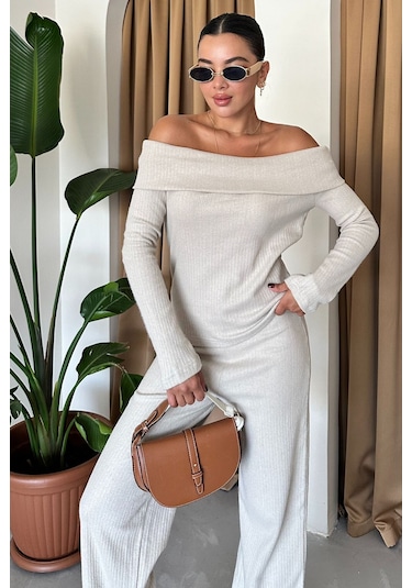 Modagen Selanik Kumaş Madonna Yaka Alt Üst Pantolonlu Takım Bej