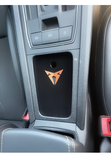 Cupra Leon Ve Formentor Kadife Kumaş Kaplı, Kabartma Logolu Bard