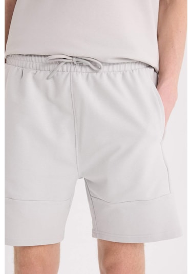DeFacto Slim Fit Dar Kesim Dar Paça Basic Düz Şort B8674AX25SPGR184