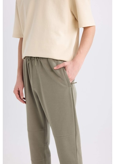 DeFacto Regular Fit İnce Eşofman Altı Fermuar Cepli Beli Bağcıklı Lastikli Paça B3657AX25SPKH465