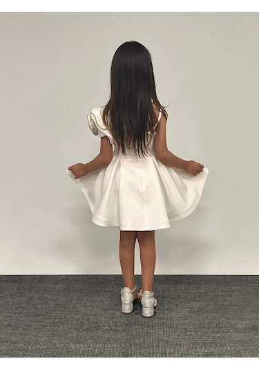 Kız Çocuk Abiye Krem Kısa Tek Omuz Gül Detaylı Krep Kumaş Abiye Elbise 5-10 Yaş Siyah