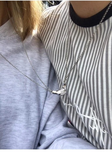 Gümüş Renk Mıknatıslı El Ele Çift Kolyesi 2231 Gümüş