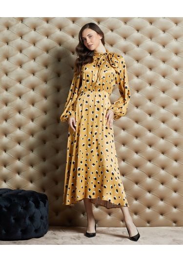 Desenli Kadın Saten Elbise - Bağlamalı Yaka Detaylı - Modern Ve Şık Tasarım - Özel Davet Ve Günlük Kullanım İçin Elbise Safran