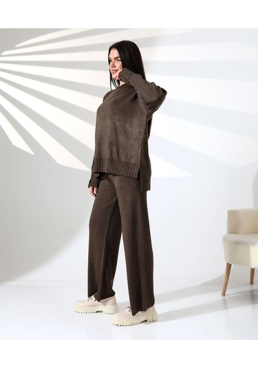 Rahat Kalıp Kol Detaylı Triko Takım Kahverengi