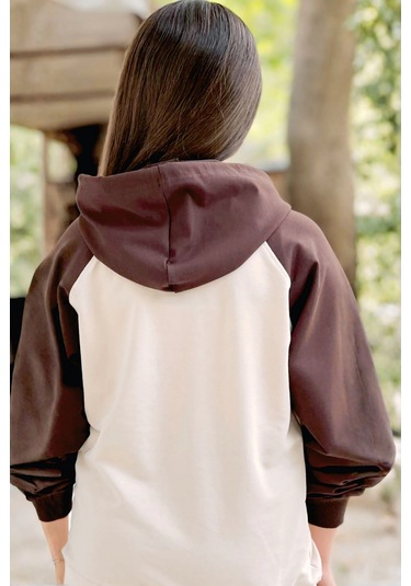 Yazı Desenli Kapşonlu Kahverengi Renk Kız Çocuk Takım Kahverengi