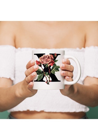 X Baş Harf Kırmızı Güller İle Sarılı Bardak 330 Ml Kişiye Özel Çiçekli Hediye Beyaz