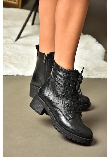 Fox Shoes R555054103 Siyah Hakiki Deri Alçak Tabanlı Kadın Postal Bot Siyah
