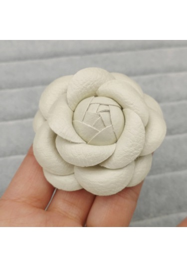 Lüks Siyah Beyaz Kumaş Kamelya Çiçek Broşu Kadın Büyük Gül Ivory- Pu 6cm Ivory- Pu 6cm Çok Renkli