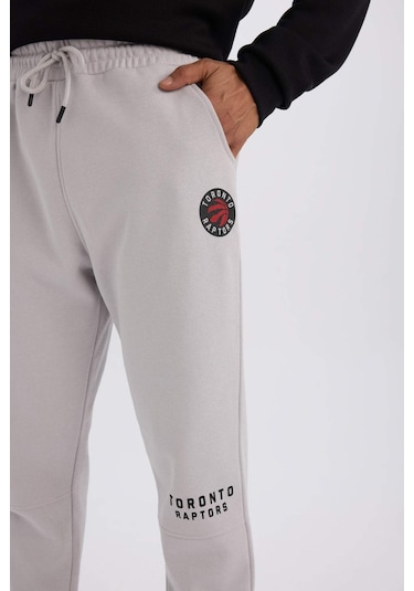 DeFactoFit NBA Toronto Raptors Kalın Jogger Eşofman Altı Standart Fit Cepli Beli Bağcıklı D6573AX25SPGR506