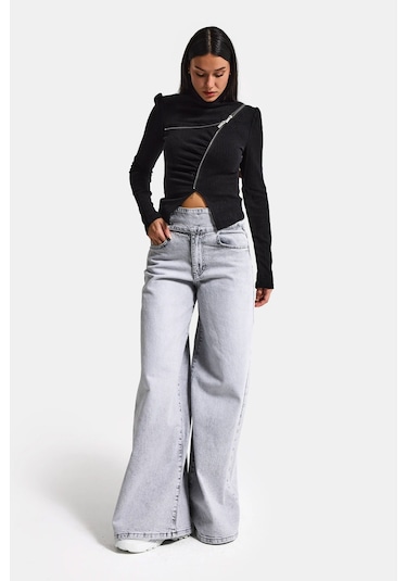Itsbasic Kadın Siyah W5 Asimetrik Kesim Fermuar Detaylı Özel Tasarım Crop Top