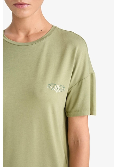 Defacto Pijama Takımı Regular Fit Kısa Kollu Üst Desenli Uzun Alt-fall İn Love F7560ax25augn762 Yeşil Defacto Pijama Takımı Regular Fit Kısa Kollu Üst Desenli Uzun Alt-fall İn Love F7560ax25augn762 Yeşil