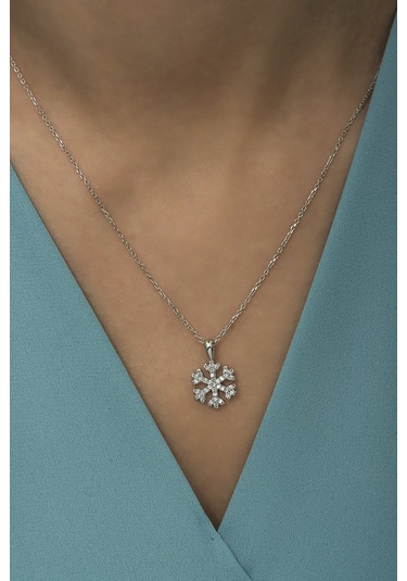 925 Ayar Gümüş Rodyum Kaplama Kar Tanesi Kolye