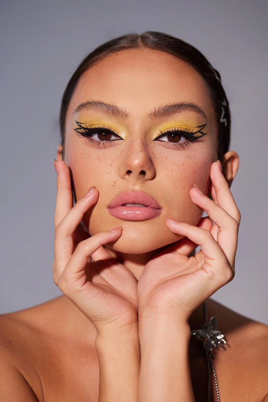 Alix Avien Uzun Süre Kalıcı Dolgunlaştırıcı Hacim Veren Topaklanmayan Suya Dayanıklı Siyah Göz Makyaj Seti