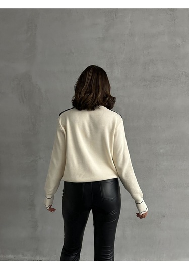 Kadın Yaka Detaylı Triko Bluz Ekru
