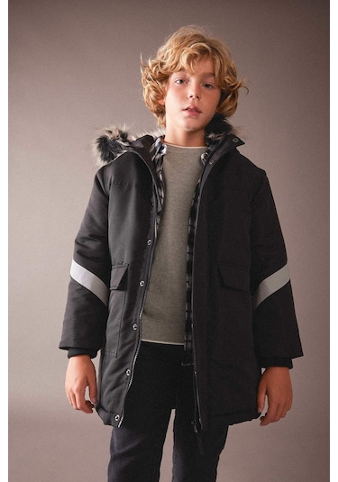Defacto Erkek Çocuk Su İtici Çıkarılabilir Kürk Kapüşonlu Pelüş Astar Kaban A2260A823CWBK27 Siyah