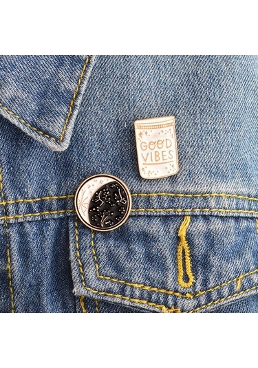 Flybuy Yaka Takımyıldızı Siyah Şişe Rozeti Pins Pin Karikatür Emaye Düğme Ceket Ceket Broş Beyaz Ay Ay Adet 2 Te Çok Renkli