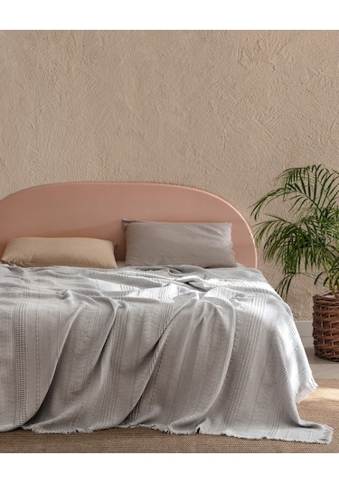 Madame Coco Lucille Çift Kişilik Yatak Örtüsü Gri