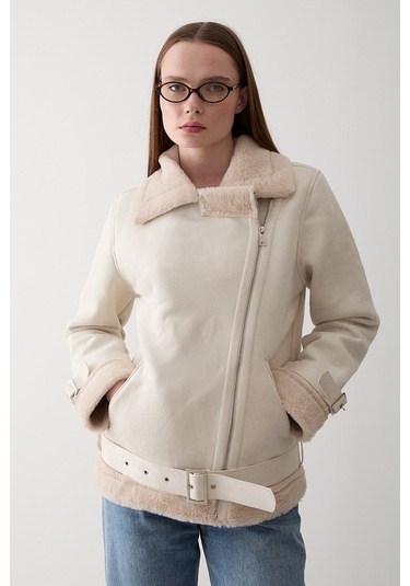 Ekru İçi Kürklü Mont Ekru