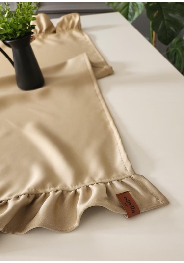 Cemre Saten 2-kenar Fırfırlı Vintage Runner Örtü Bej 40x110