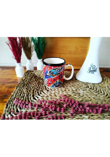 El Yapımı Seramik Kupa Organik Boya Lale Figürü Kırmızı