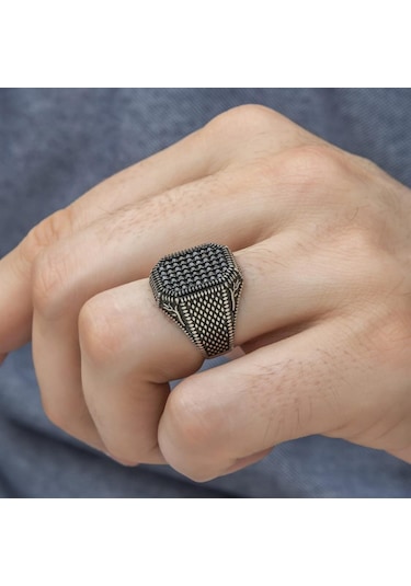 Lale Motifli Mikro Taşlı İşlemeli Gümüş Erkek Yüzük Beyaz