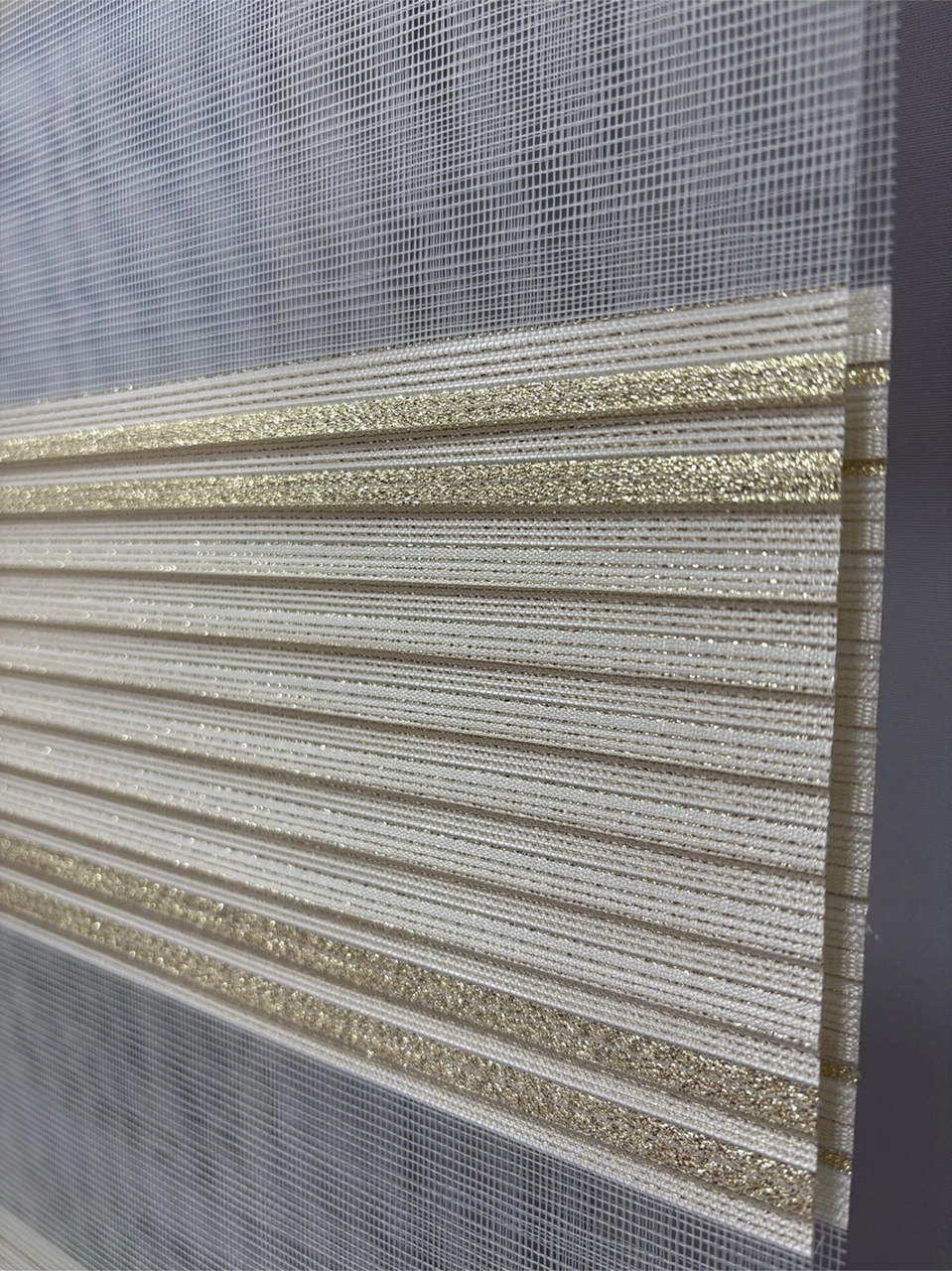 Anka Serisi Gold Simli Zebra Perde Gündüz Gece Kullanım, Stor Mekanizmalı Altın