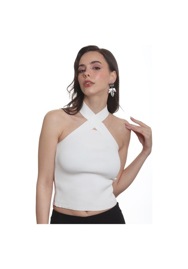 Labalaba Kadın Çivili Model Yaprak Formlu Küpe Çok Renkli