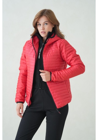 İçi Astarlı Su Ve Rüzgar Geçirmez Cepli Kapüşonlu Kadın Mont Kırmızı