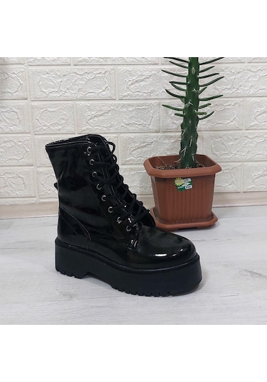 M.p 1425 Siyah Rugan 4cm Tabanlı İçi Tüylü Polar Parlak Kadın Bot 001