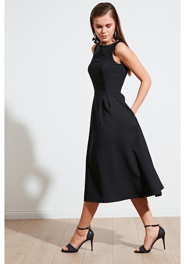 Lela Bisiklet Yaka Regular Fit Cepli Pileli Midi Bayan Elbise 6051963 Siyah