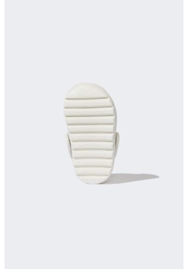 DeFacto Erkek Çocuk Tek Bantlı Düz Taban Eva Terlik E3342A525SMBG26 DeFacto Erkek Çocuk Tek Bantlı Düz Taban Eva Terlik E3342A525SMBG26