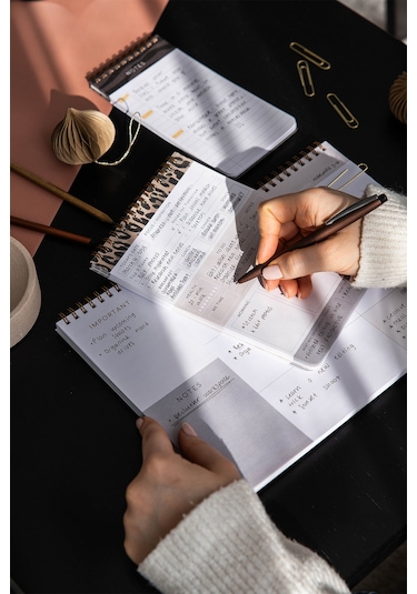 A4 Haftalık Ve Günlük 3 Lü Masaüstü Süresiz Planlayıcı Set Leopar Leopar