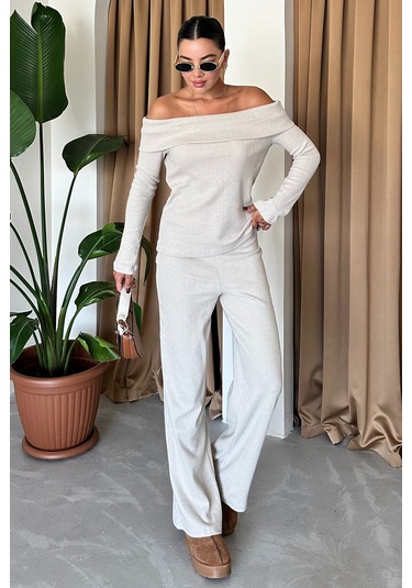 Modagen Selanik Kumaş Madonna Yaka Alt Üst Pantolonlu Takım Bej