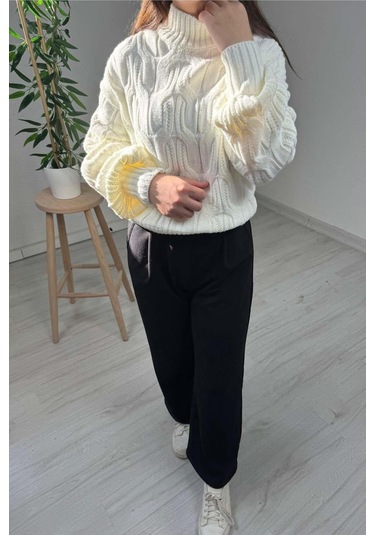 Explode - Kadın Beyaz Yarım Boğazlı Örgülü Oversize Triko Kazak Beyaz