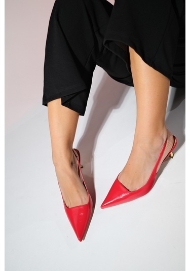 Luvishoes Marten Kırmızı Cilt Kadın Sivri Burun Arkası Açık İnce Topuklu Ayakkabı Kırmızı