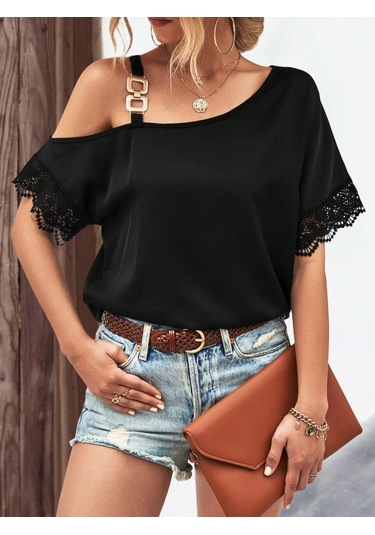 Kadın Tek Omuzu Askılı Kısa Kollu Toka Detaylı Dantelli Viskon Bluz Siyah