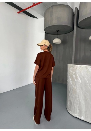 Osy Modal Yumuşak Dokulu Kumaş Kısa Kollu Bluz Rahat Pantalon Ikili Takım- Kahverengi Kahverengi